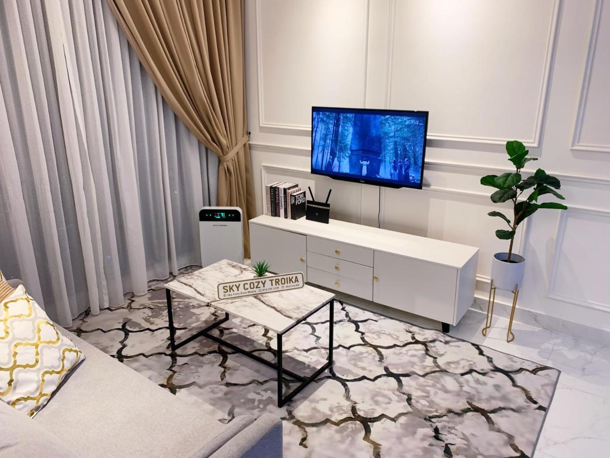 Sky Cozy Troika Residence, 1 Bedroom 4-6 Pax, 2 Bedrooms 6-8 Pax, Pool Vew, Sky & City View, Free Parking, Pool, Unlimited Wifi & Netflix كوتا بْهارو المظهر الخارجي الصورة