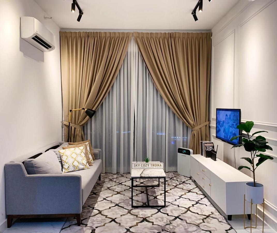 Sky Cozy Troika Residence, 1 Bedroom 4-6 Pax, 2 Bedrooms 6-8 Pax, Pool Vew, Sky & City View, Free Parking, Pool, Unlimited Wifi & Netflix كوتا بْهارو المظهر الخارجي الصورة