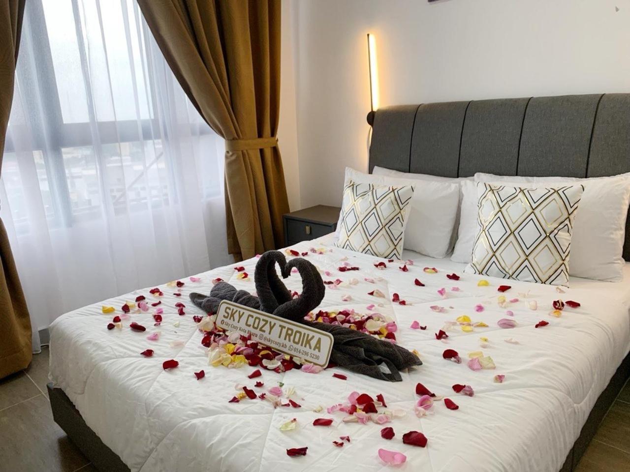 Sky Cozy Troika Residence, 1 Bedroom 4-6 Pax, 2 Bedrooms 6-8 Pax, Pool Vew, Sky & City View, Free Parking, Pool, Unlimited Wifi & Netflix كوتا بْهارو المظهر الخارجي الصورة
