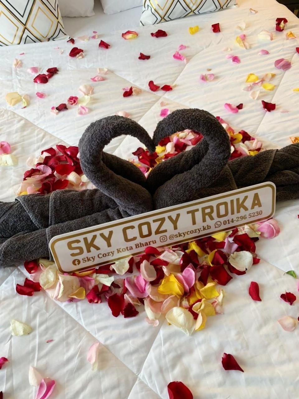 Sky Cozy Troika Residence, 1 Bedroom 4-6 Pax, 2 Bedrooms 6-8 Pax, Pool Vew, Sky & City View, Free Parking, Pool, Unlimited Wifi & Netflix كوتا بْهارو المظهر الخارجي الصورة