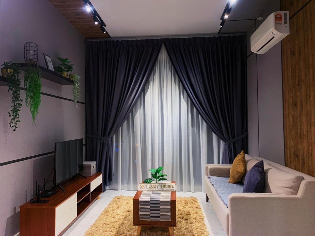 Sky Cozy Troika Residence, 1 Bedroom 4-6 Pax, 2 Bedrooms 6-8 Pax, Pool Vew, Sky & City View, Free Parking, Pool, Unlimited Wifi & Netflix كوتا بْهارو المظهر الخارجي الصورة