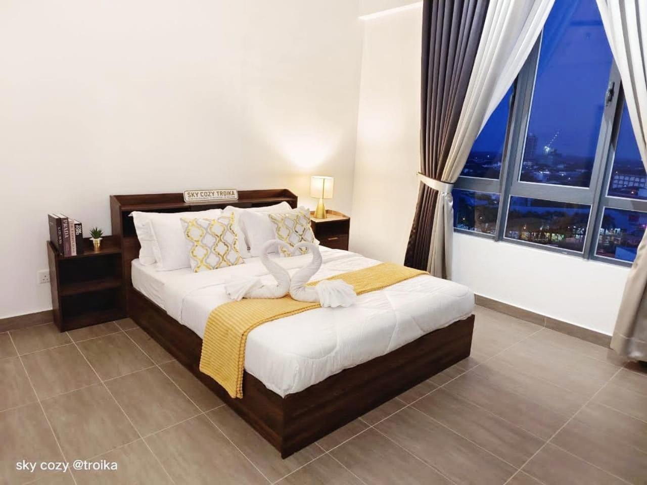 Sky Cozy Troika Residence, 1 Bedroom 4-6 Pax, 2 Bedrooms 6-8 Pax, Pool Vew, Sky & City View, Free Parking, Pool, Unlimited Wifi & Netflix كوتا بْهارو المظهر الخارجي الصورة