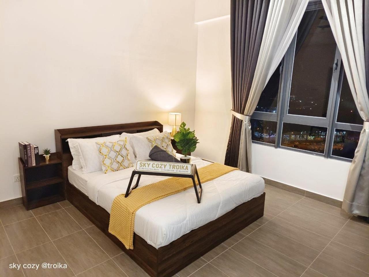 Sky Cozy Troika Residence, 1 Bedroom 4-6 Pax, 2 Bedrooms 6-8 Pax, Pool Vew, Sky & City View, Free Parking, Pool, Unlimited Wifi & Netflix كوتا بْهارو المظهر الخارجي الصورة