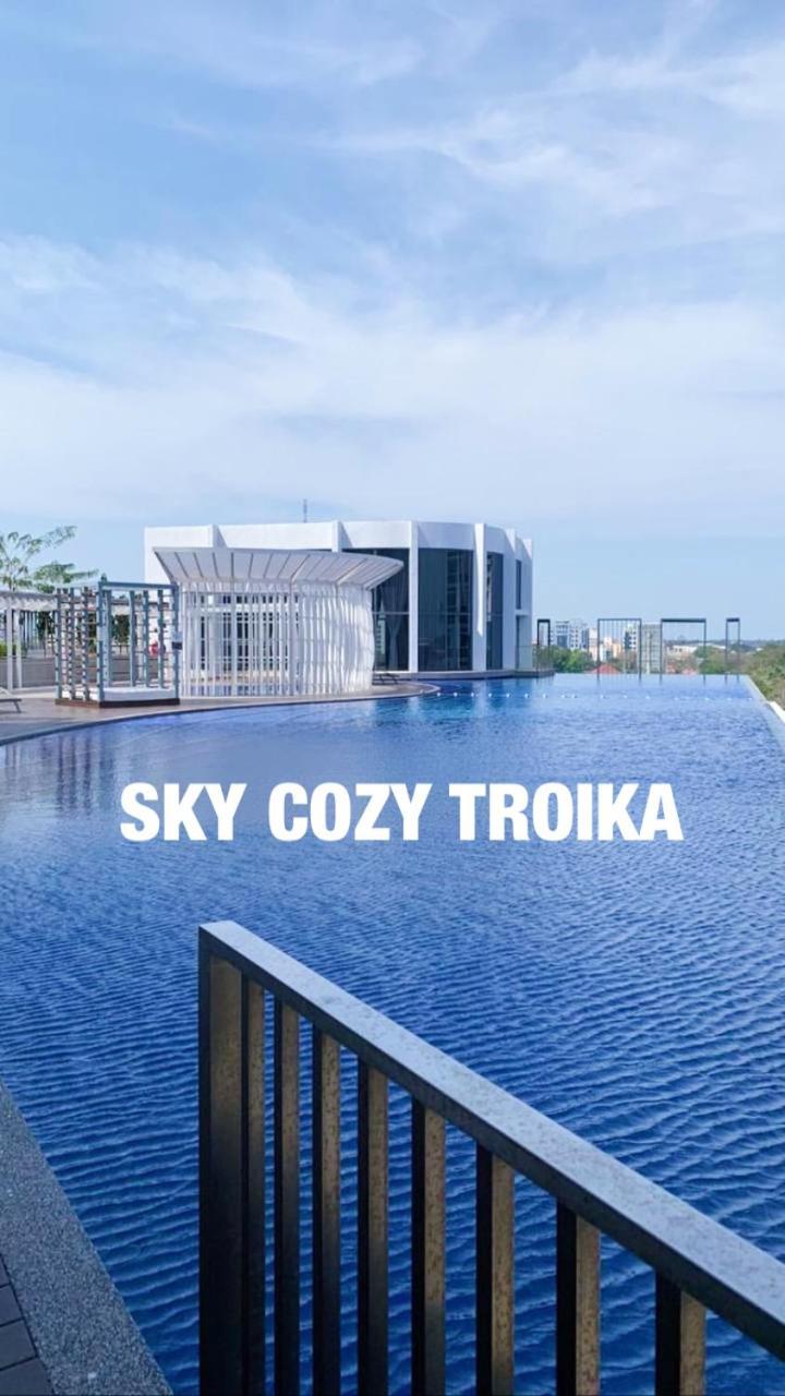 Sky Cozy Troika Residence, 1 Bedroom 4-6 Pax, 2 Bedrooms 6-8 Pax, Pool Vew, Sky & City View, Free Parking, Pool, Unlimited Wifi & Netflix كوتا بْهارو المظهر الخارجي الصورة