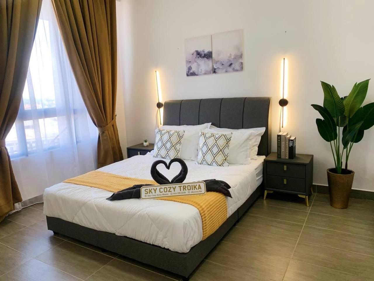 Sky Cozy Troika Residence, 1 Bedroom 4-6 Pax, 2 Bedrooms 6-8 Pax, Pool Vew, Sky & City View, Free Parking, Pool, Unlimited Wifi & Netflix كوتا بْهارو المظهر الخارجي الصورة